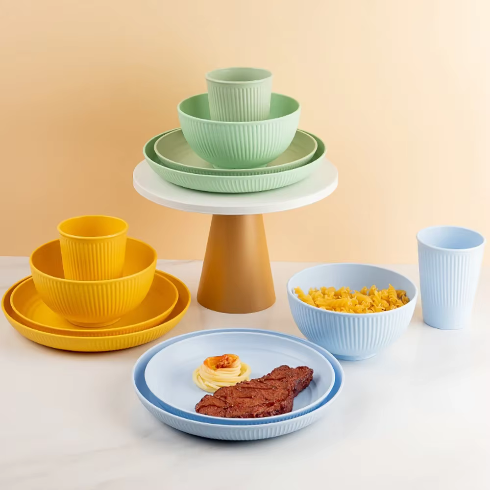 Ensemble de couverts en paille de blé