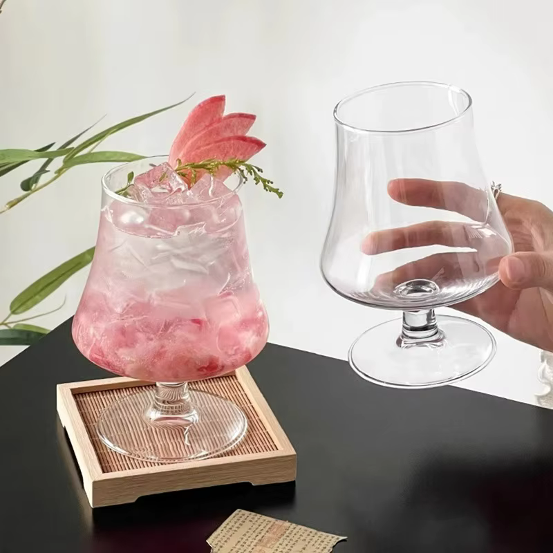Verres à cocktail créatifs à pied haut