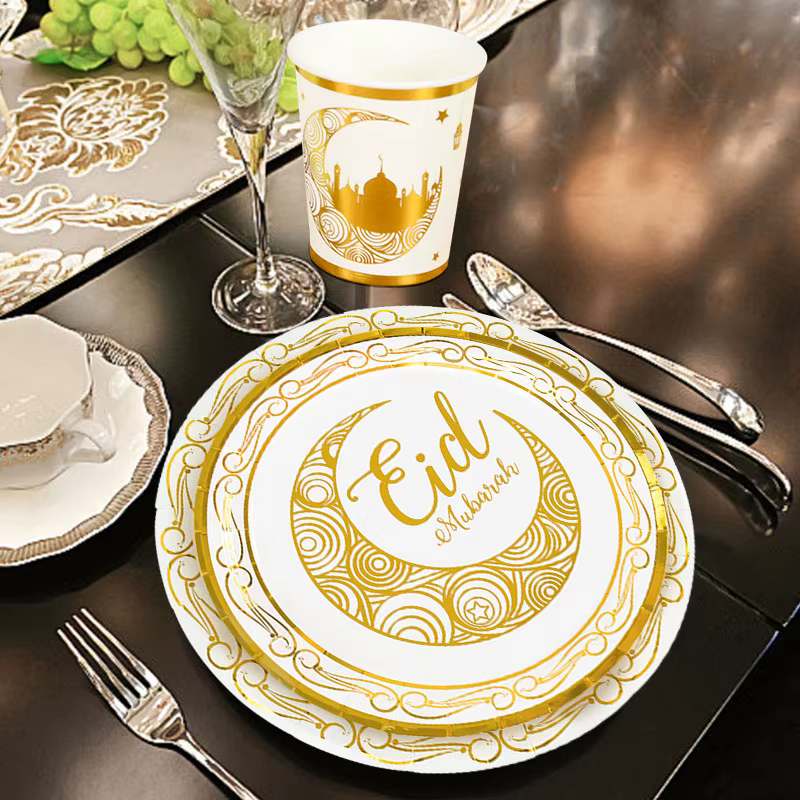 Vaisselle jetable en or blanc pour l'Eid Mubarak