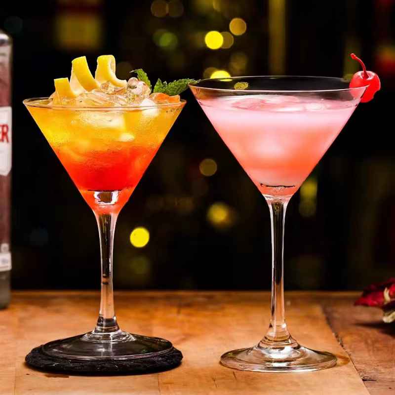 Verre à cocktail en forme de triangle Martini Mixeurs classiques pour bar