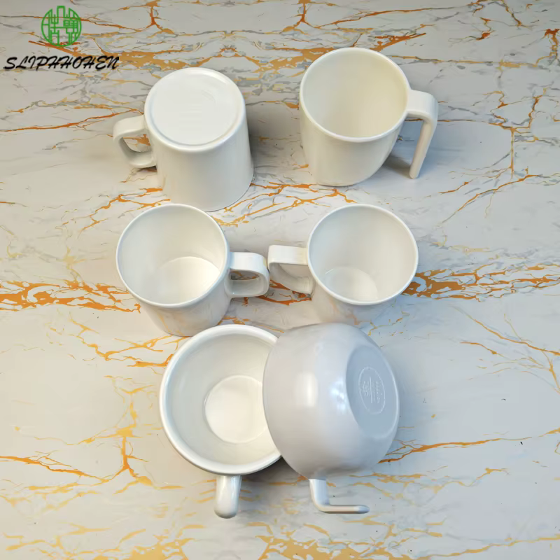 Tasse à coffre ronde blanche