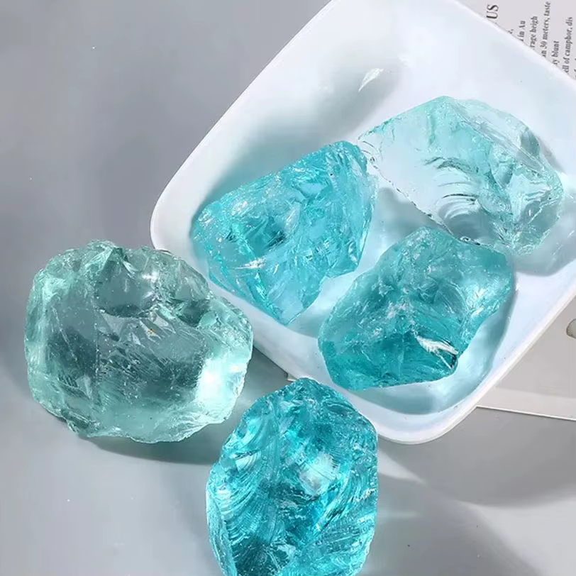 Glaçure colorée en cristal bleu de mer clair naturel