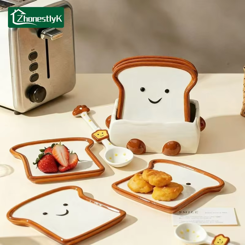 Assiettes en céramique en forme de pain grillé souriant