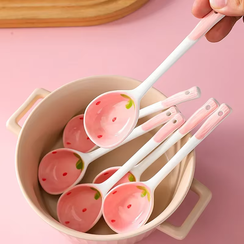 Cuillère à soupe en céramique fraise Kawaii