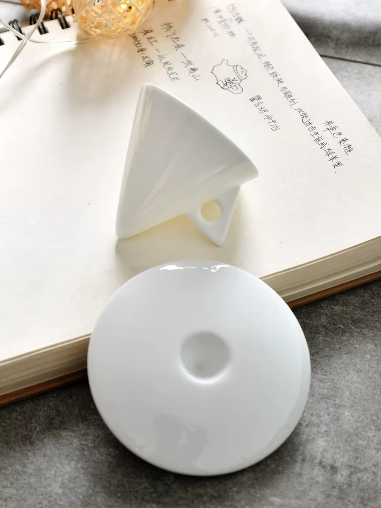 Ensemble de tasses à café et soucoupes fabriquées à la main en porcelaine d'os avec cuillère expresso partager