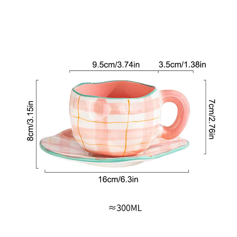 Tasse à café en céramique peinte à la main avec nuages de fleurs