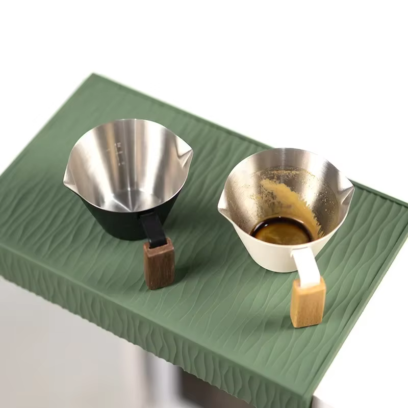 Tasse en acier inoxydable pour café