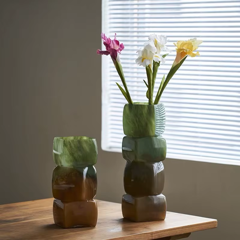 Vase en verre géométrique carré empilable marbré dégradé