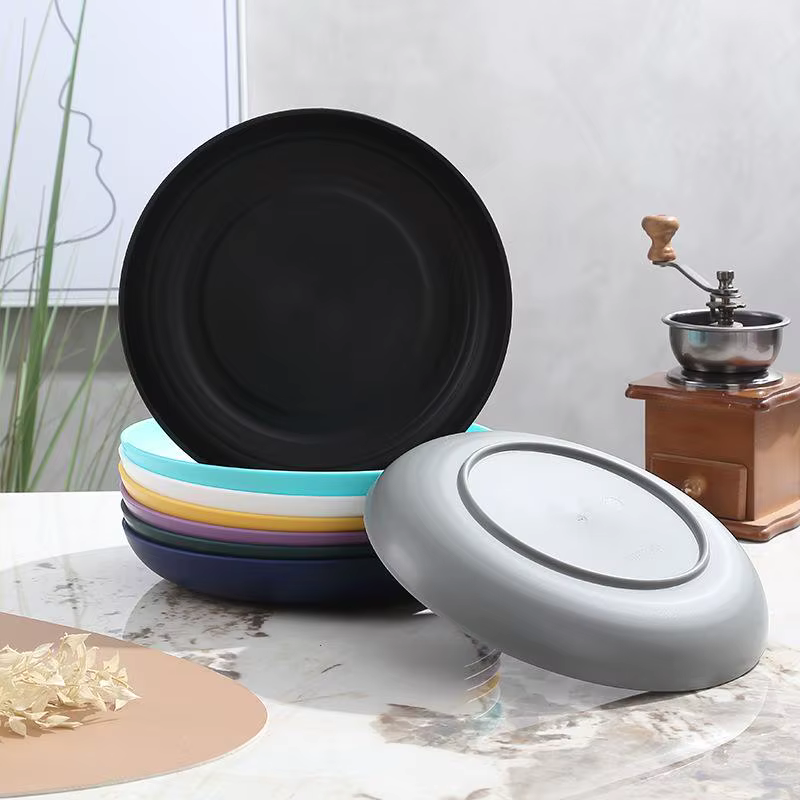 Vaisselle en plastique réutilisable et légère