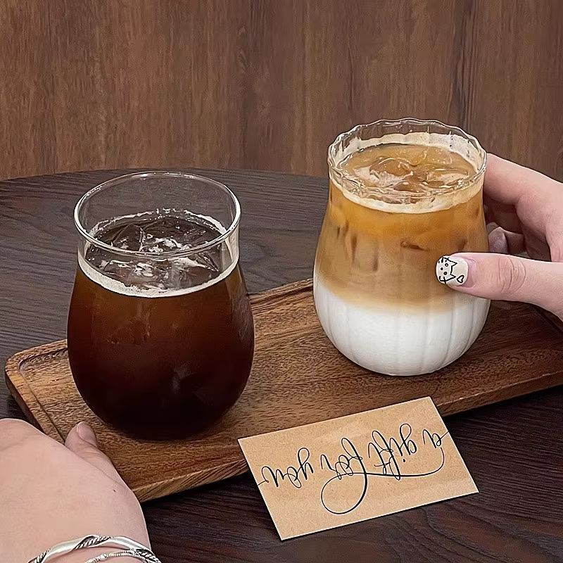 Tasse à café en verre transparent en forme de tulipe