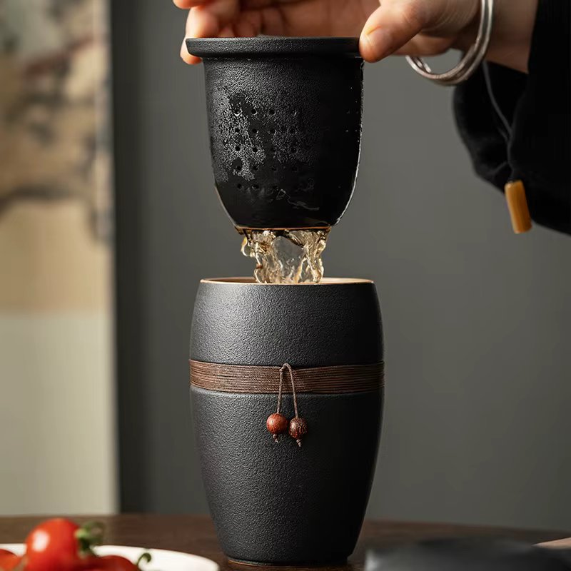 Tasse à thé en céramique avec couvercle