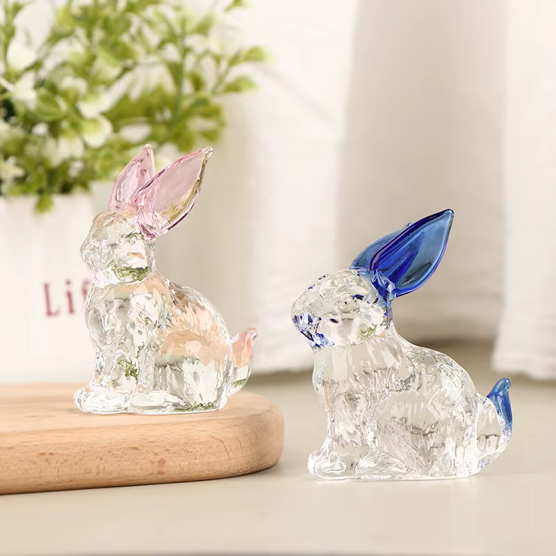 Statue en cristal de main de lapin en verre