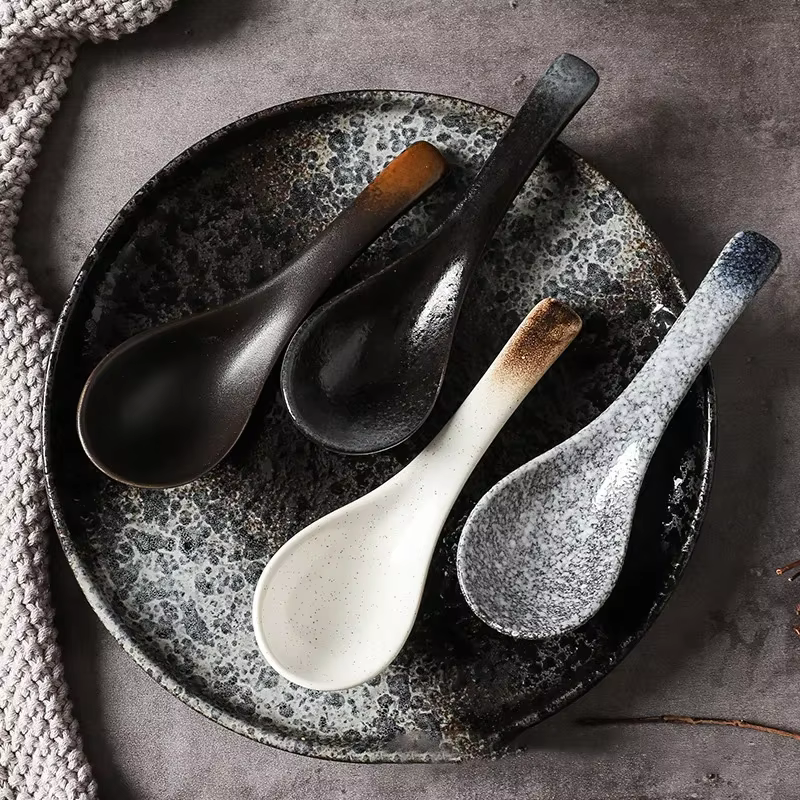 Cuillère à soupe en céramique créative