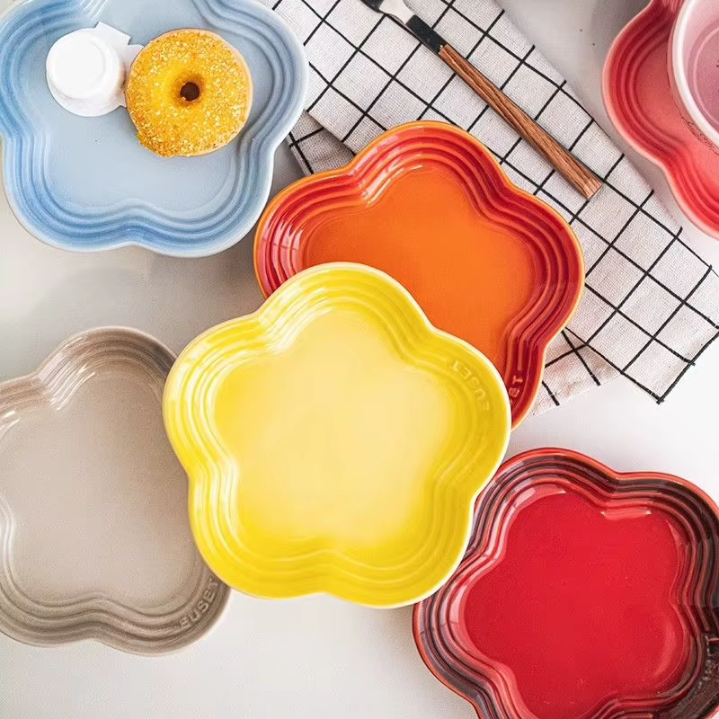 Petite assiette en fleur de prunier de 14cm