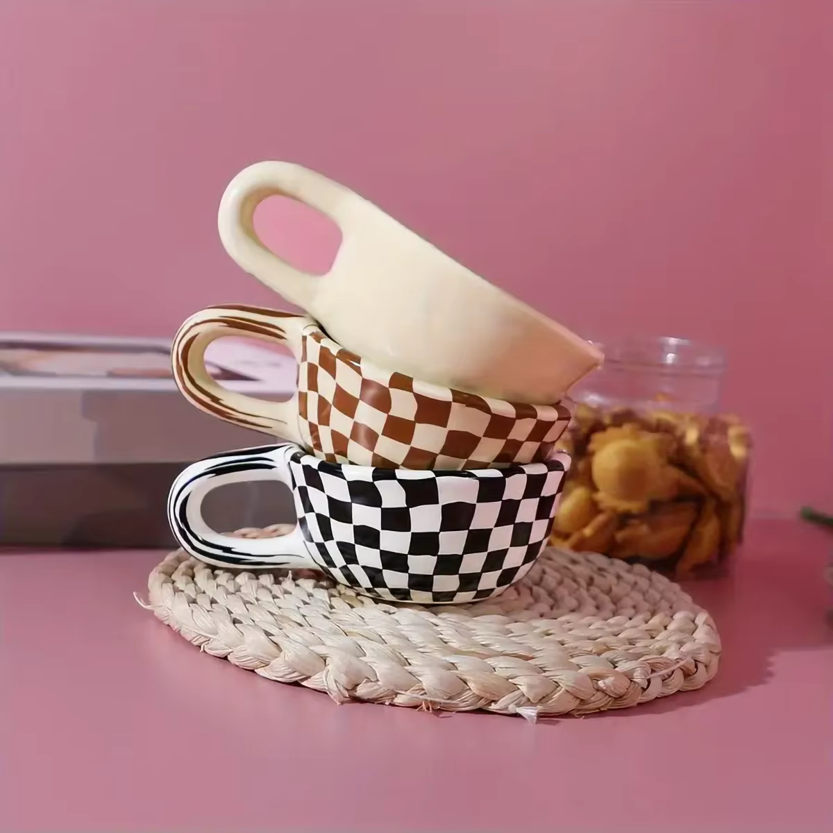 Tasse à café en céramique en damier