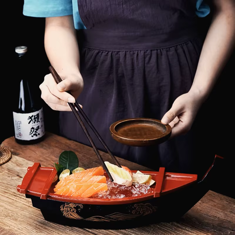 Bateau à Sushi Sashimi noir et rouge