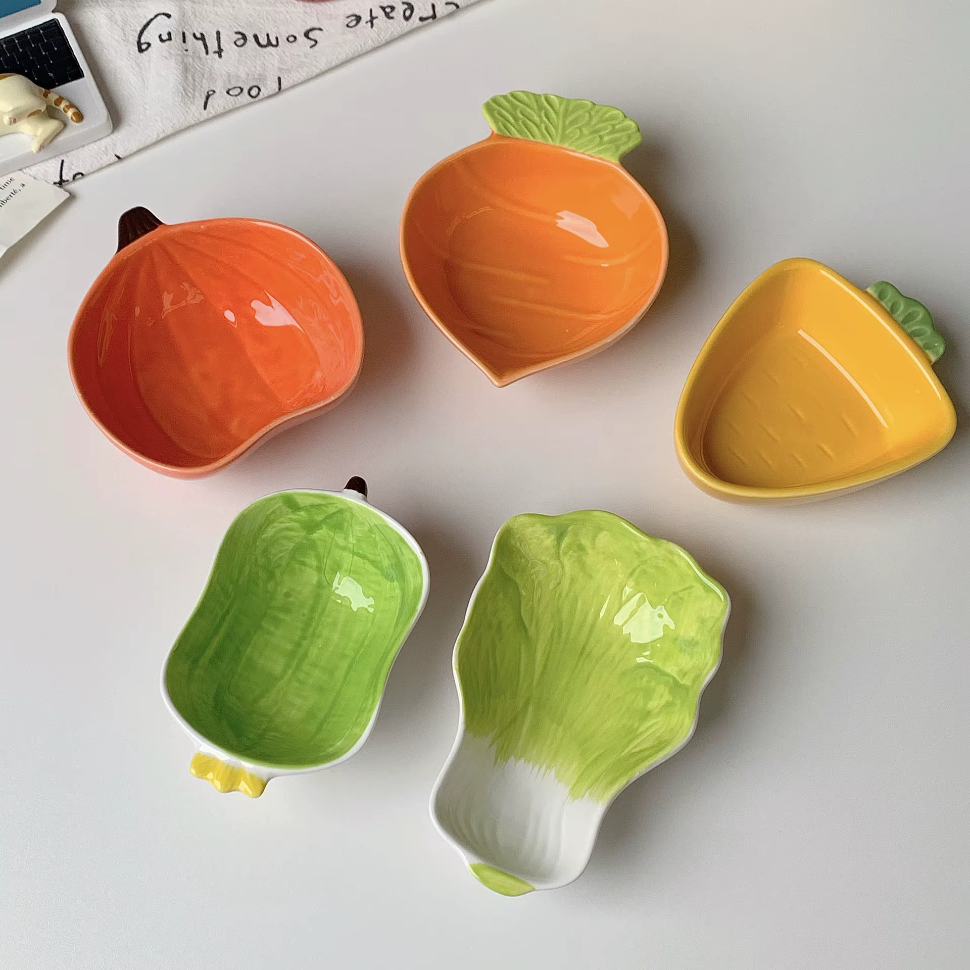 Petit plat à condiments en céramique